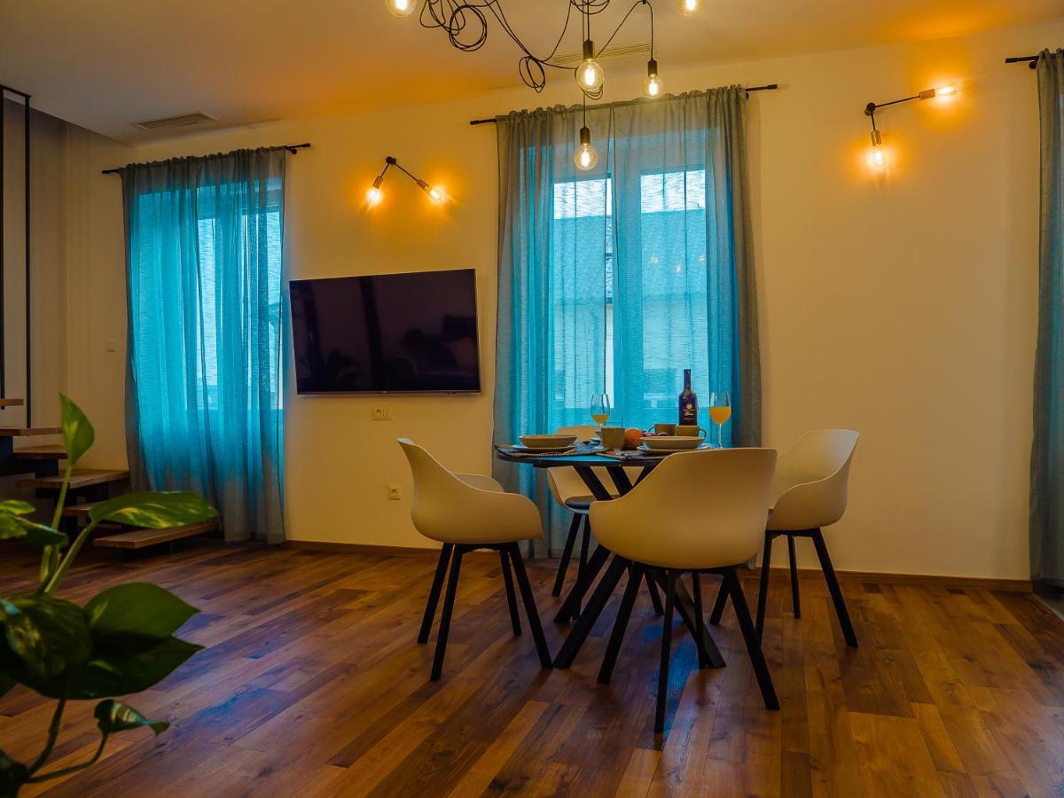 Apartmani Dora & Luka リエカ エクステリア 写真