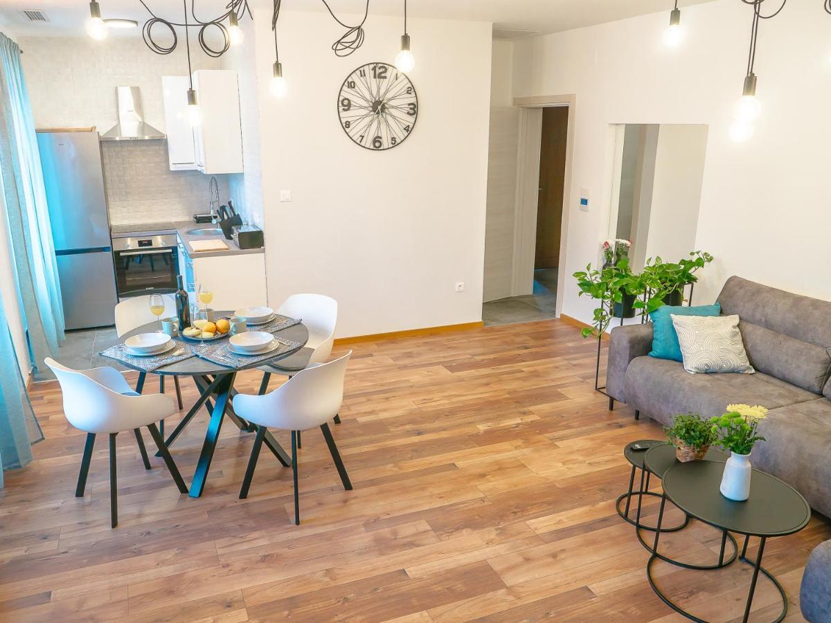 Apartmani Dora & Luka リエカ エクステリア 写真