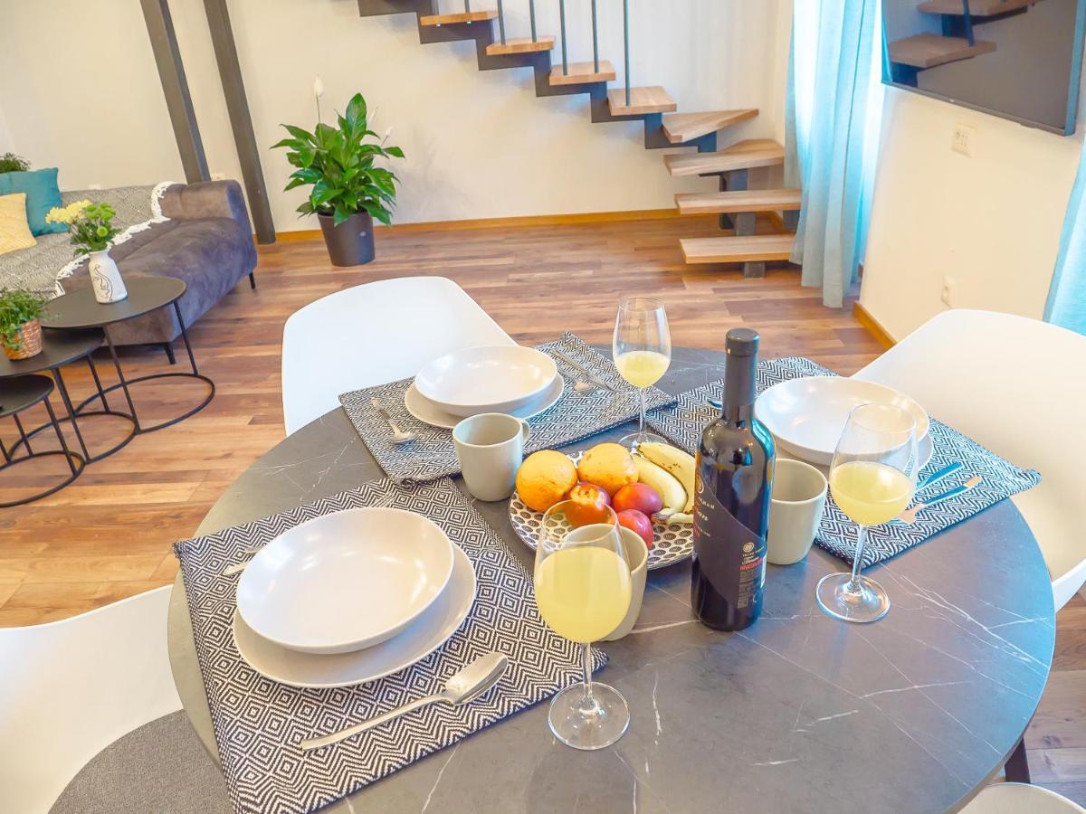 Apartmani Dora & Luka リエカ エクステリア 写真